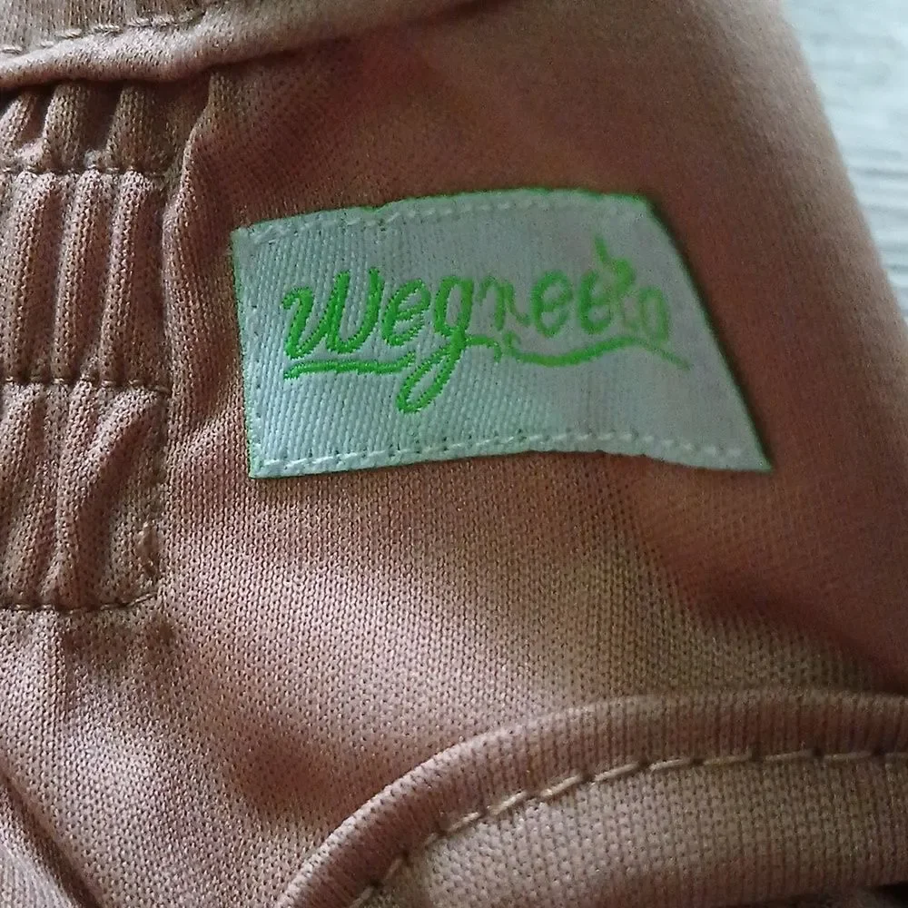 Wegreeco tan reusable female ruffle dog diaper heat bladder issue Sz S NWOT